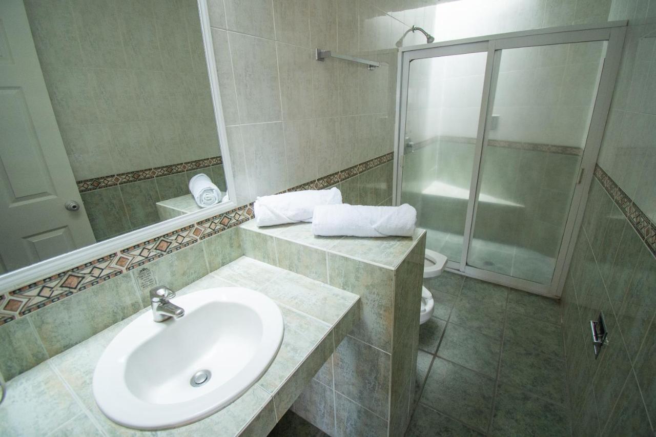 Auto Hotel Hacienda Arriba Леон Екстериор снимка